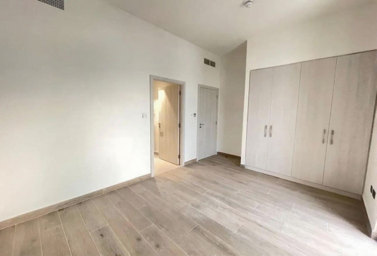 Prime Location | Spacious Villa and Luxurious — 3