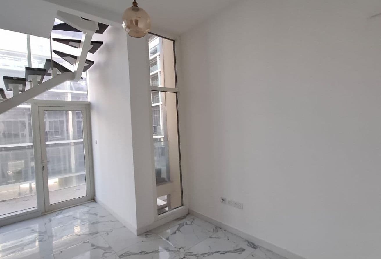Spacious 2BR | Duplex | Pool View — 5