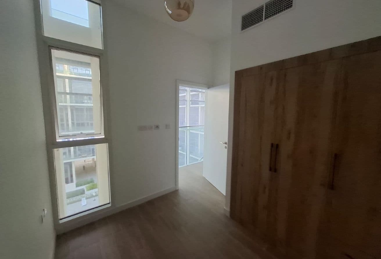 Spacious 2BR | Duplex | Pool View — 7