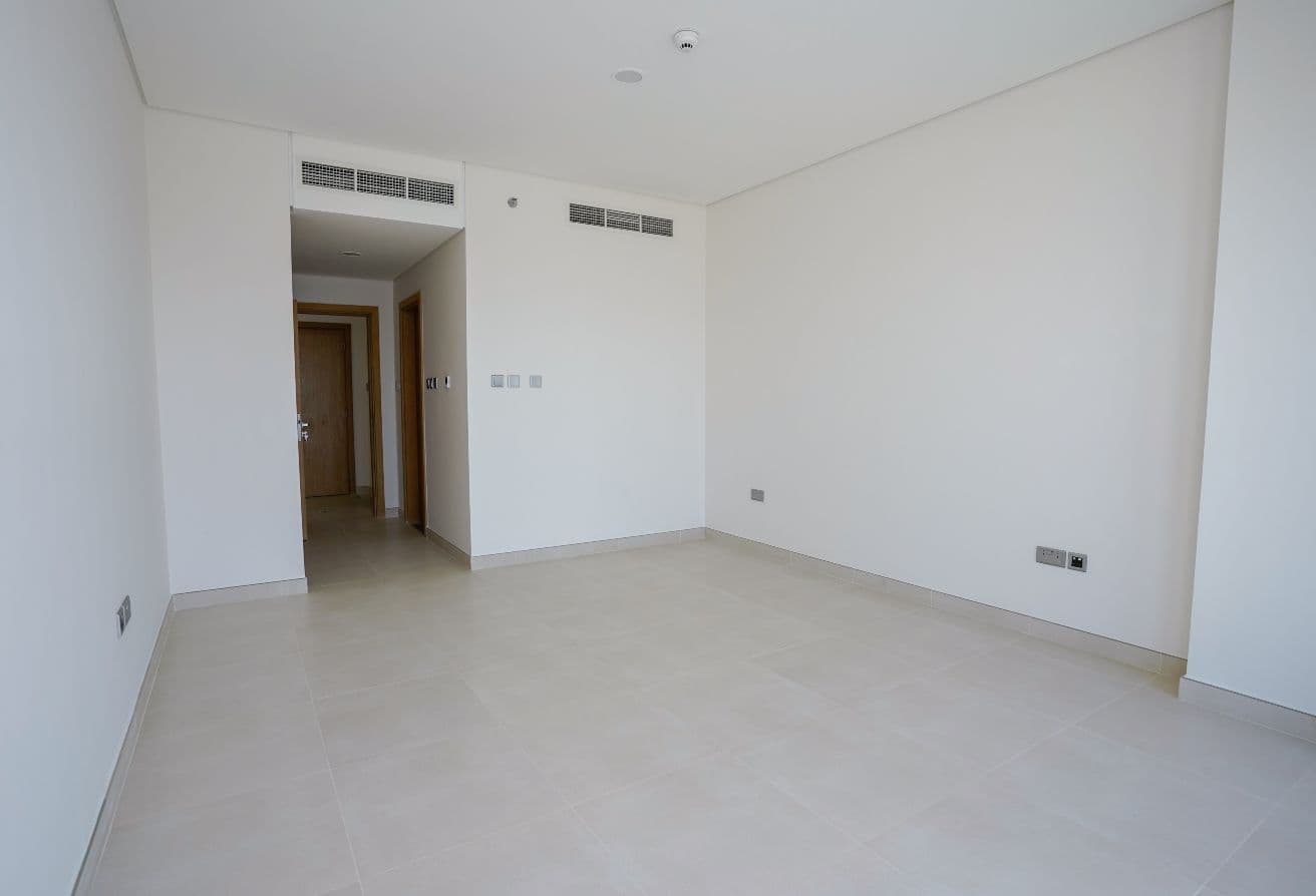 Brand New 1BR | High Floor | City view — 4