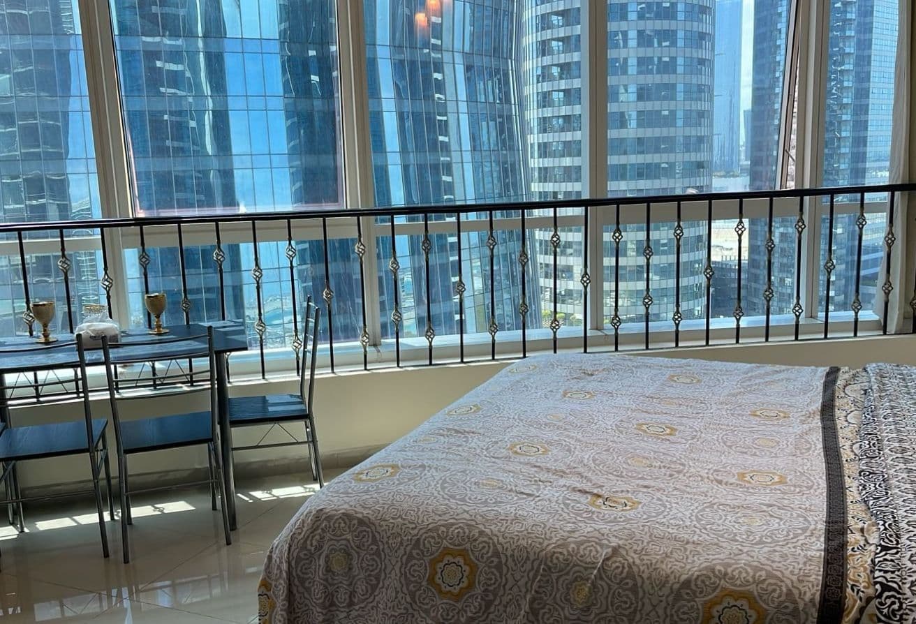 Fully Furnished | Charming Studio | Prime Location — 2