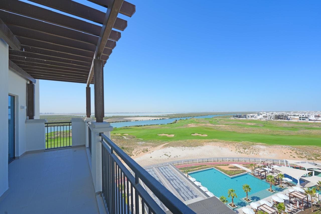 Vibrant 3BR Furnished with Balcony | Vacant — 11