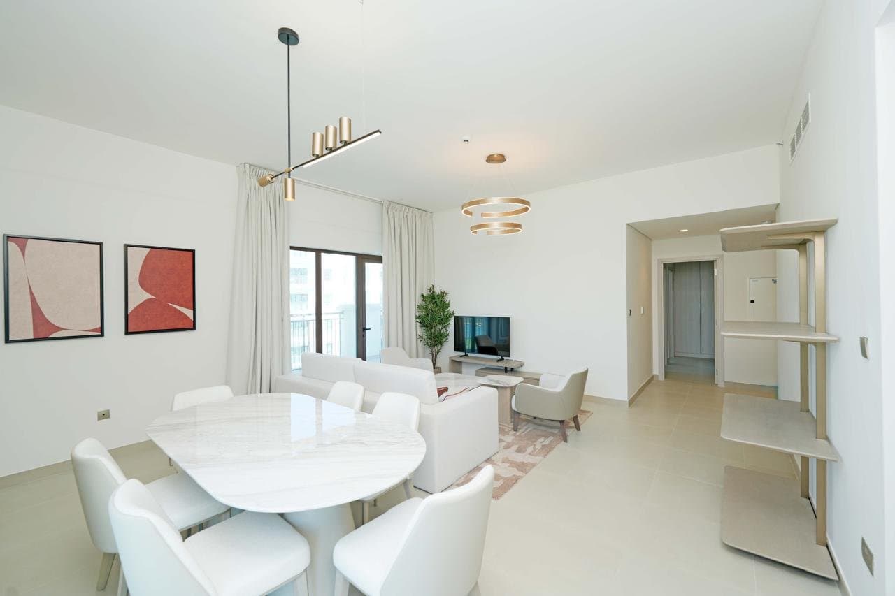 Vibrant 3BR Furnished with Balcony | Vacant — 3