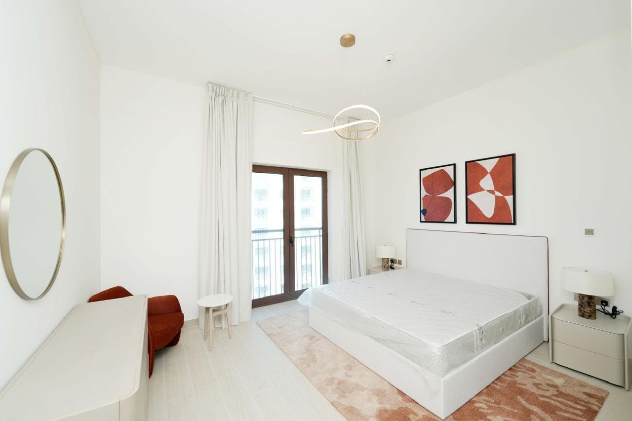Vibrant 3BR Furnished with Balcony | Vacant — 4