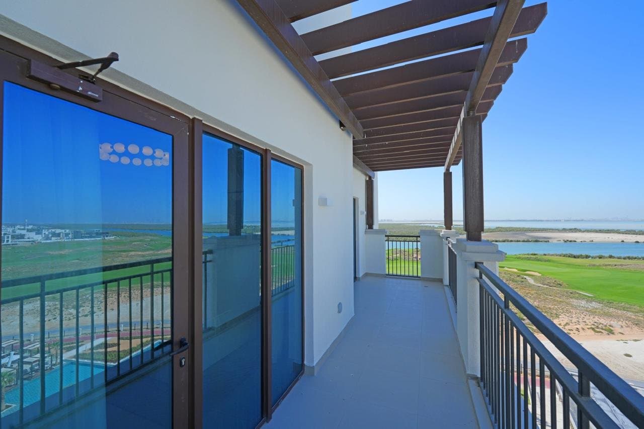 Vibrant 3BR Furnished with Balcony | Vacant — 10