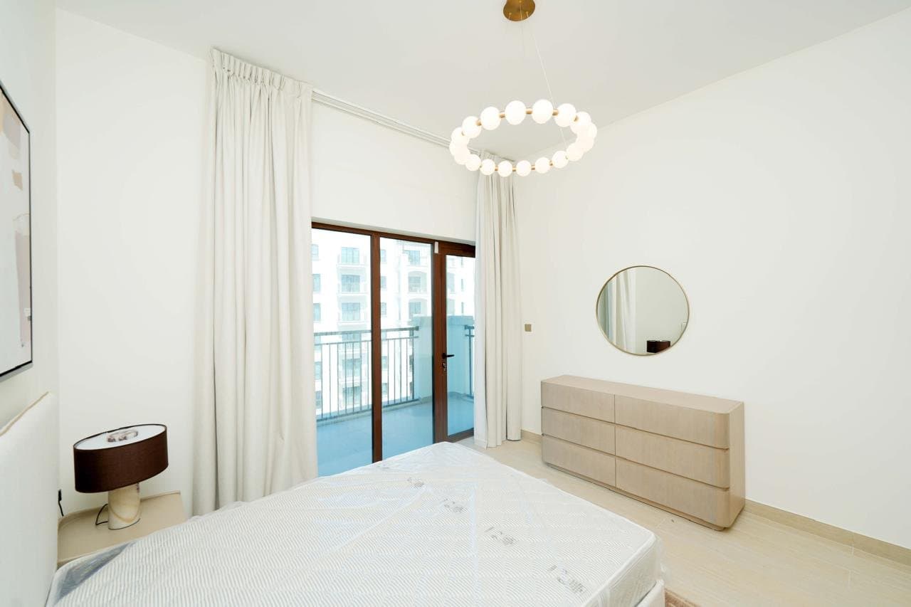 Vibrant 3BR Furnished with Balcony | Vacant — 12