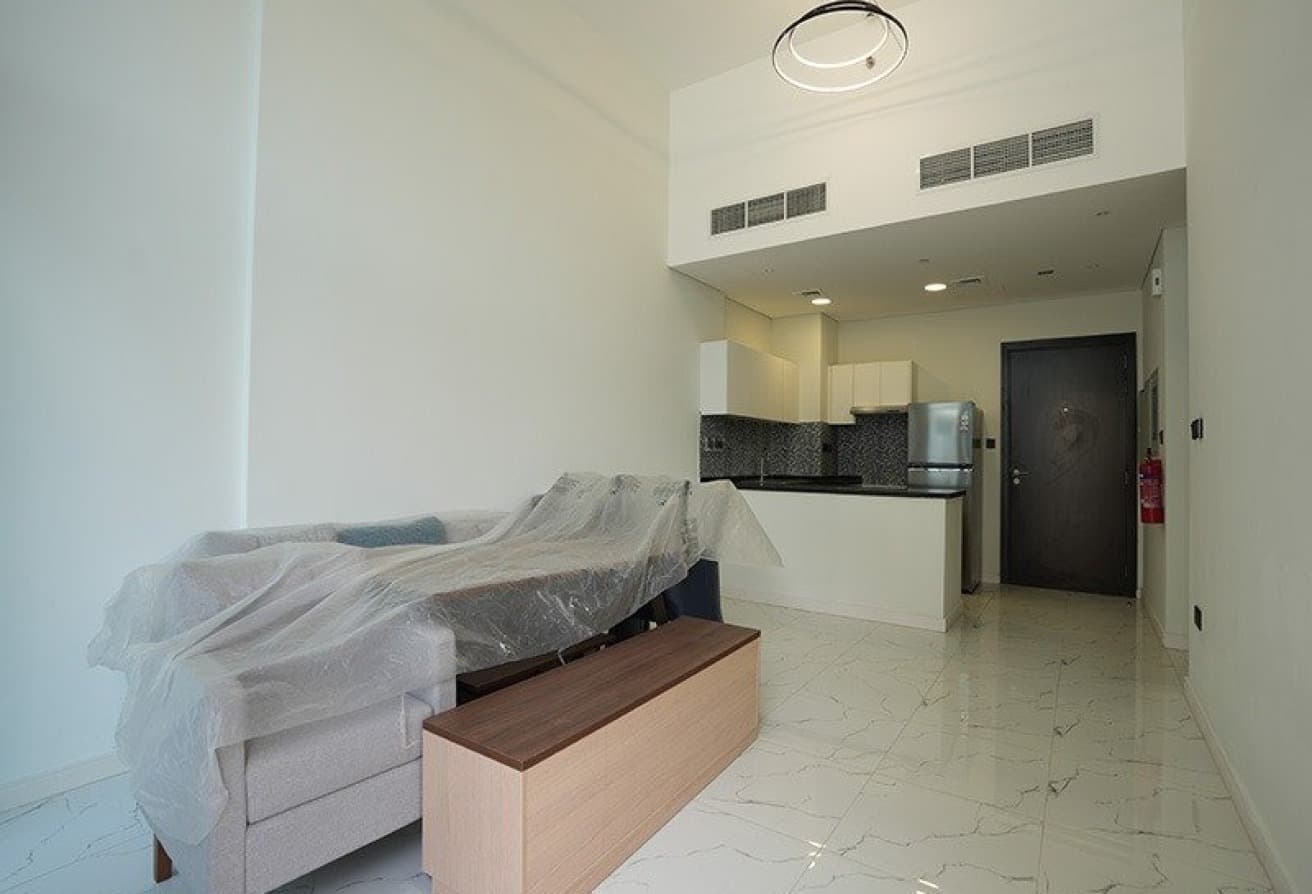 Huge Terrace | Spacious Unit | Elegant Style — 2