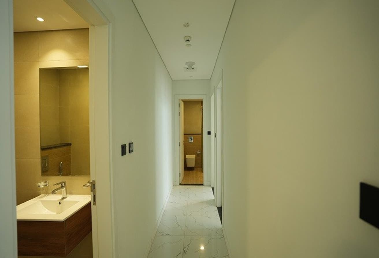 Huge Terrace | Spacious Unit | Elegant Style — 14
