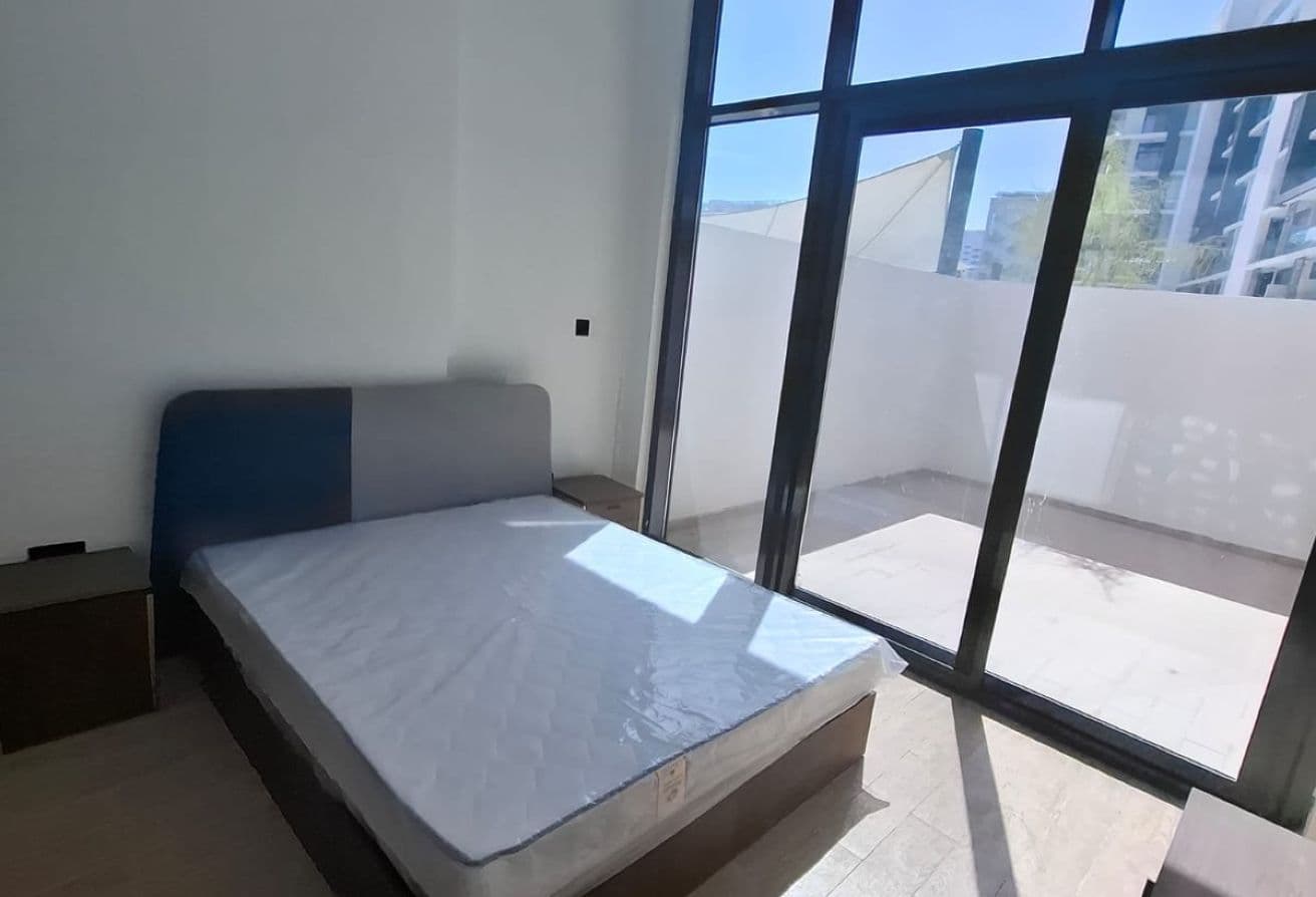 Huge Terrace | Spacious Unit | Elegant Style — 10