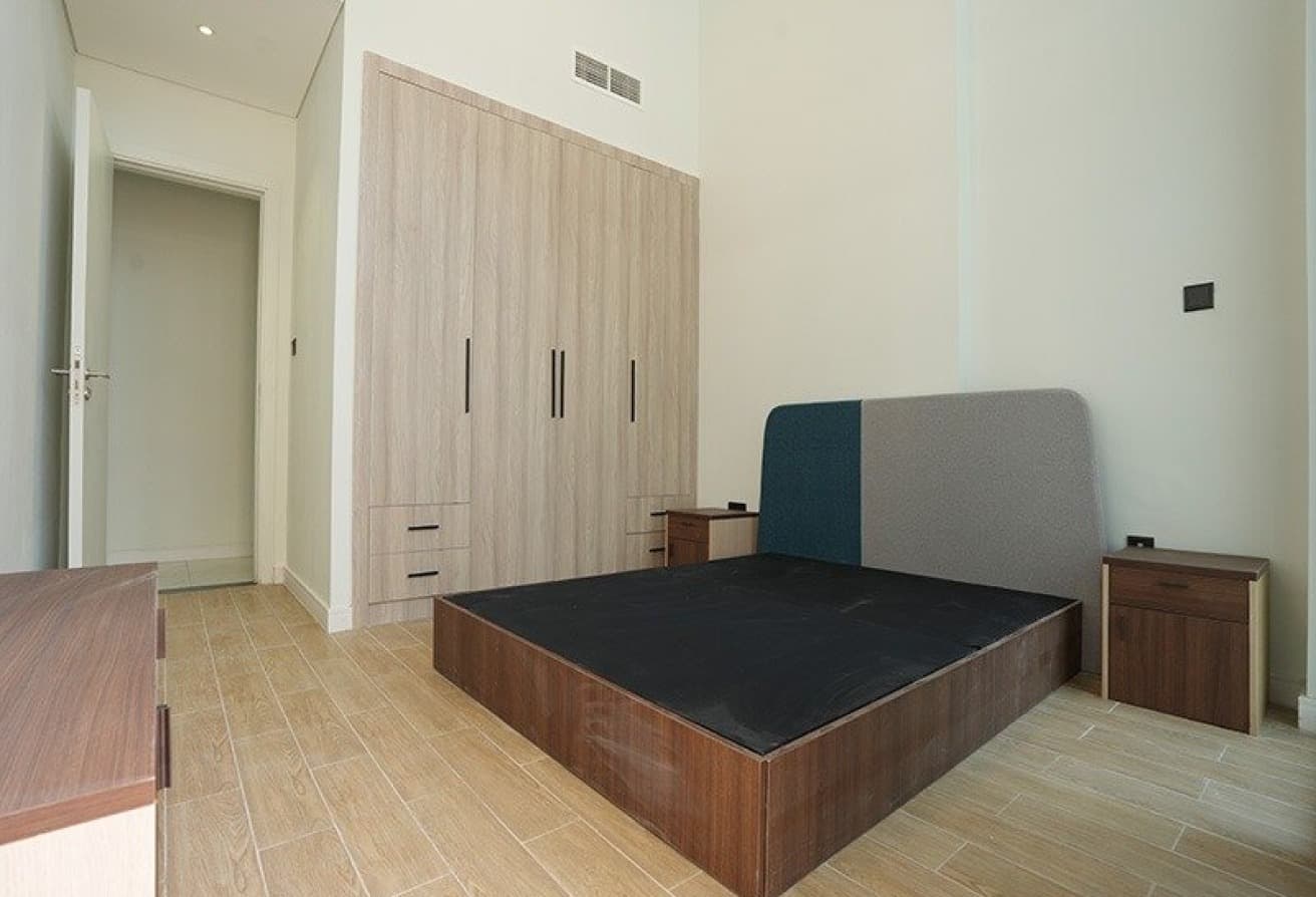 Huge Terrace | Spacious Unit | Elegant Style — 12