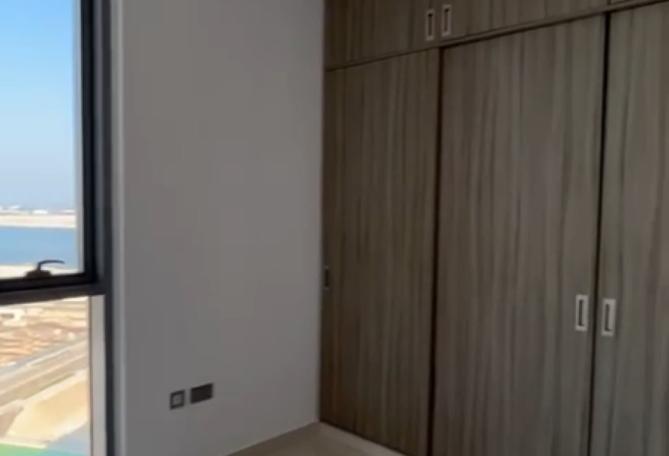 Modern Layout | Stunning Views | Ideal Location — 9