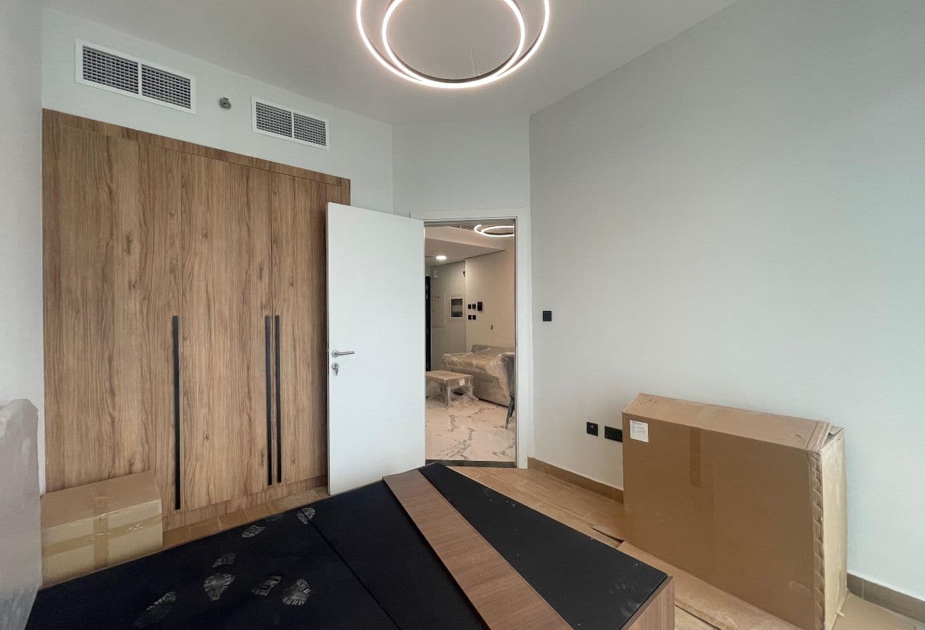 Fully Furnished | Big Balcony | Canal view — 3